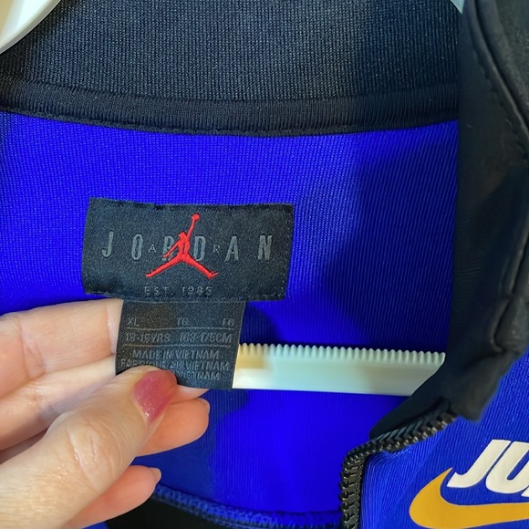 Boys Jordan jump in color block jacket NWOT size XL - Picture 4 of 8